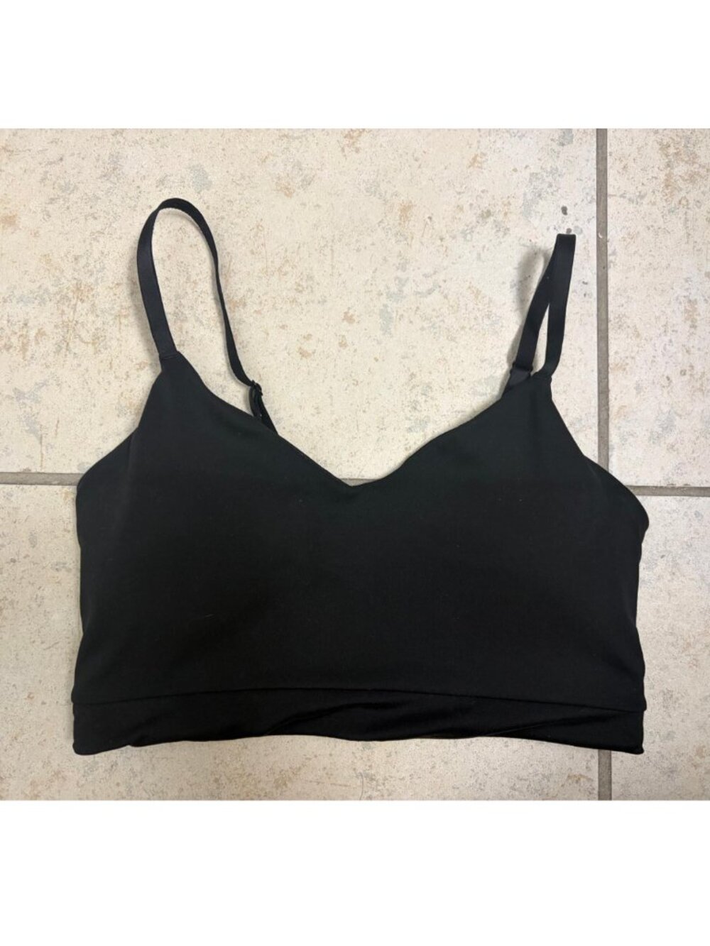 H&M Women's Sports Bra Medium Black MOVE Wireless Pads Adjustable Straps